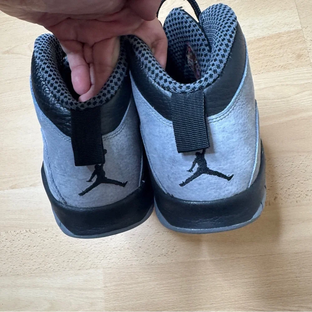 Air Jordan Sneaker Mens 11.5 Gray Black Retro 'Cool Grey' Air Jordan Collection